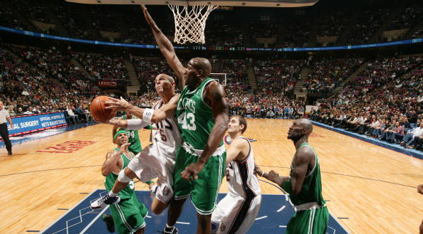 疑集中在他 疑集中在他